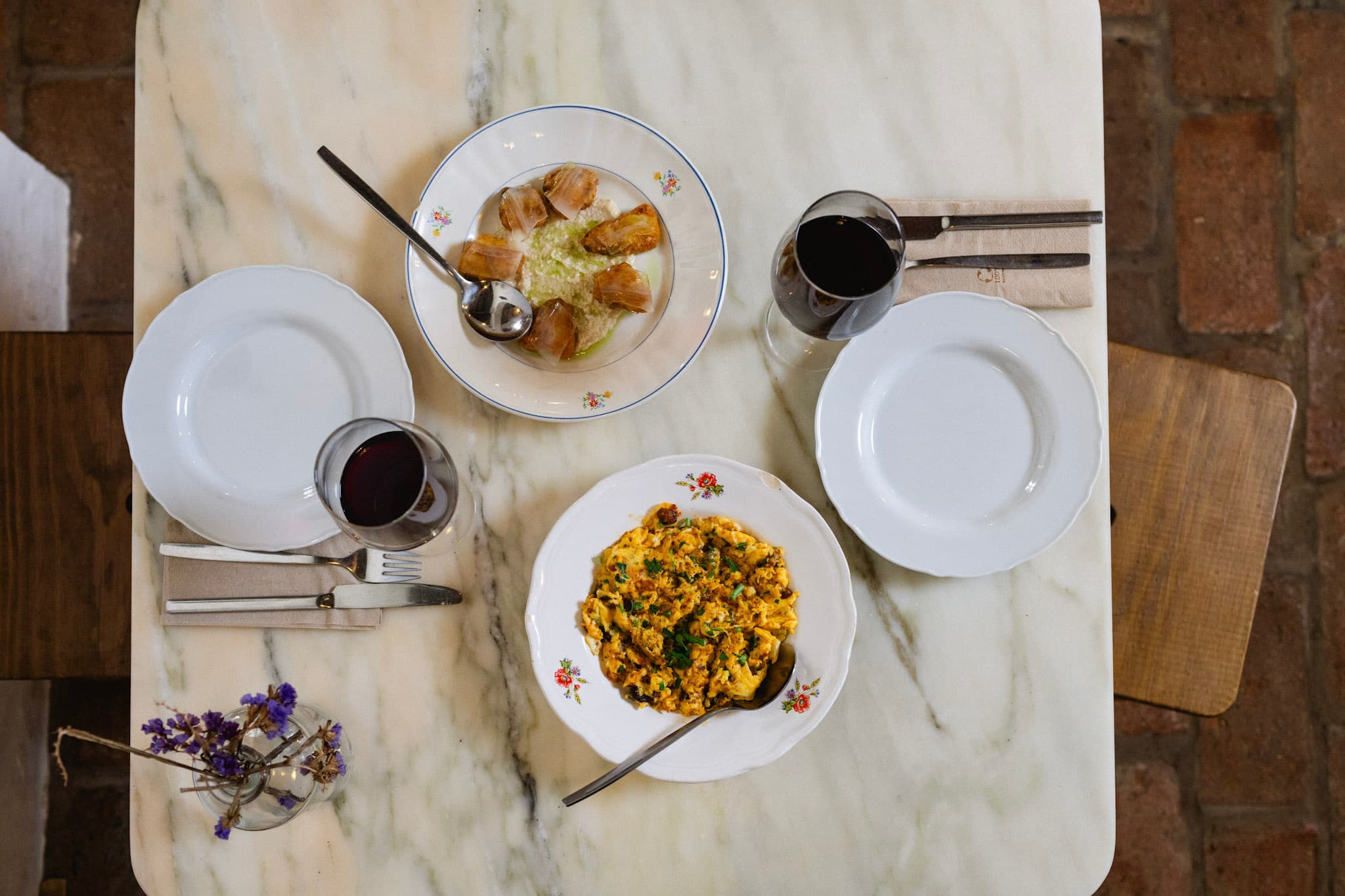 Taberna do Enteiriço, Vila de Frades