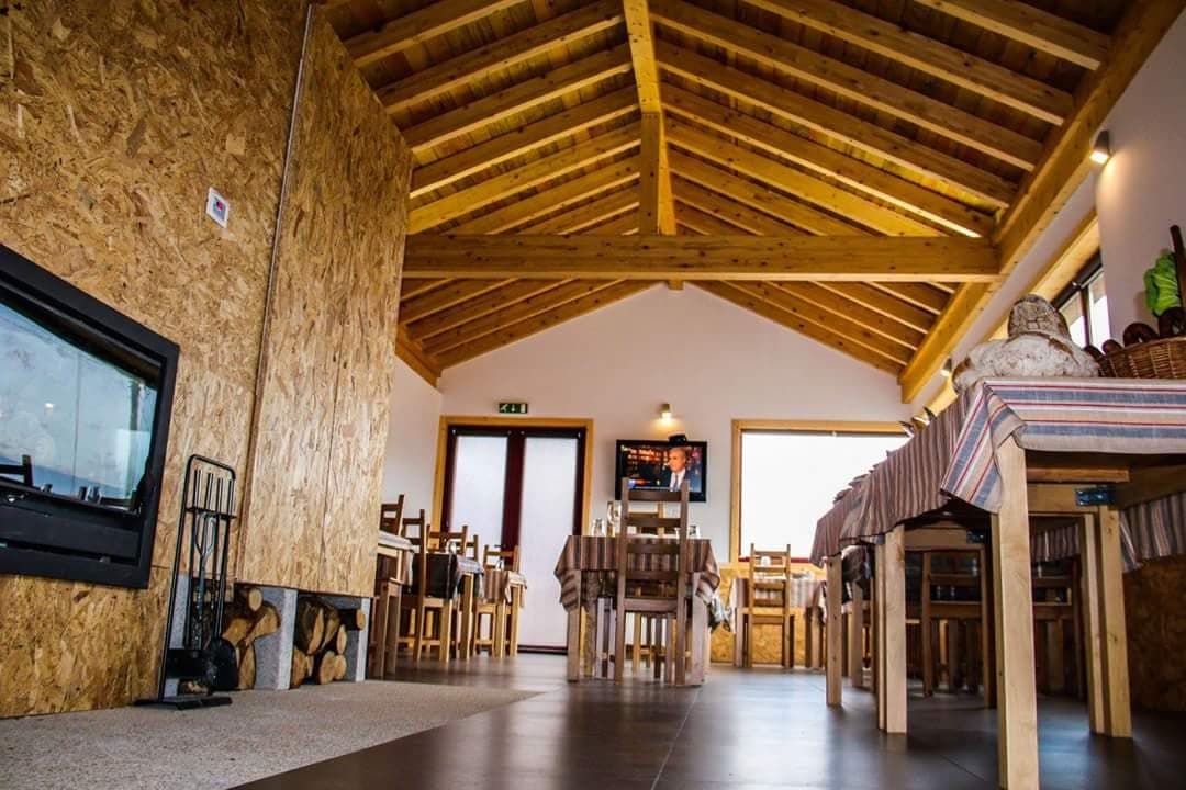Taberna da Ti’Ana da Eira, Parada do Outeiro