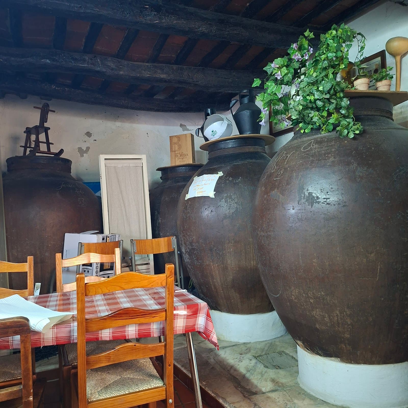 Tasca Larga-a-Velha, Borba