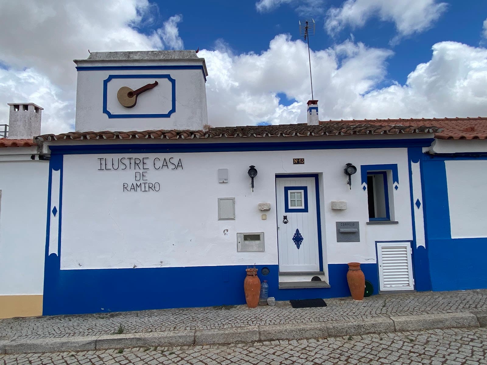 Taberna do Adro, Vila Fernando